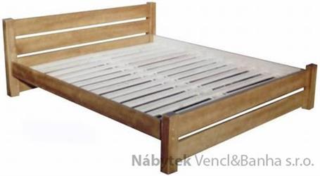 dřevěná dvou lůžková postel z masivního dřeva Camelot chalup