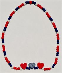 Dětský náhrdelník z dřevěných korálku dekorace se srdíčky